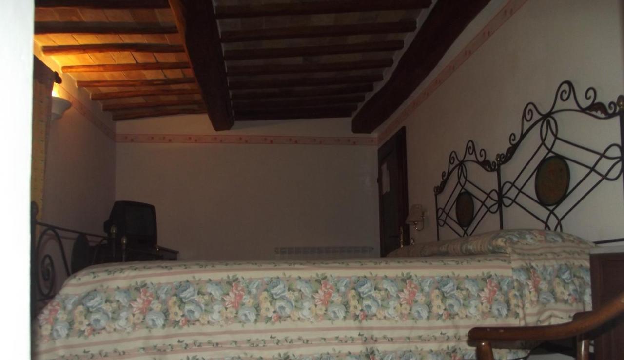 Agriturismo Villa Gabbiano Capodacqua  Rum bild